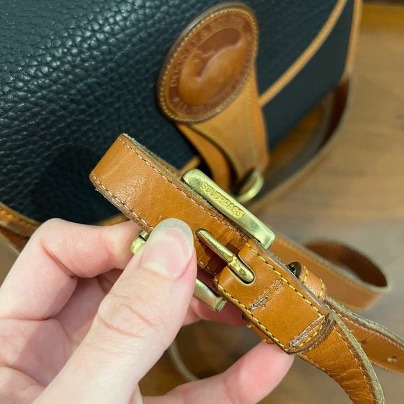 VTG 1990s Dooney & Bourke All Weather Leather Medium Essex Bag Black/Tan Trim - Picture 15 of 16